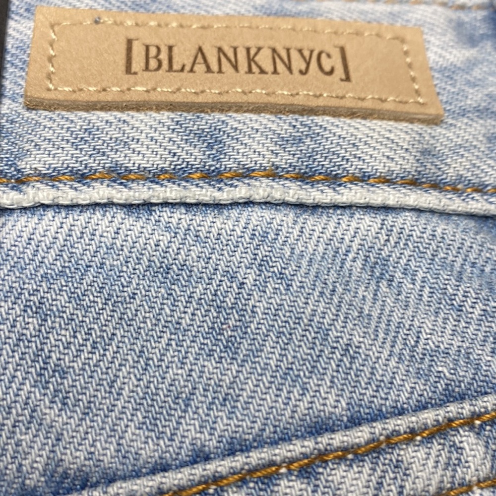 NWT Blank NYC The Leonard Distressed Bermuda Shorts Size 25 - Picture 9 of 10